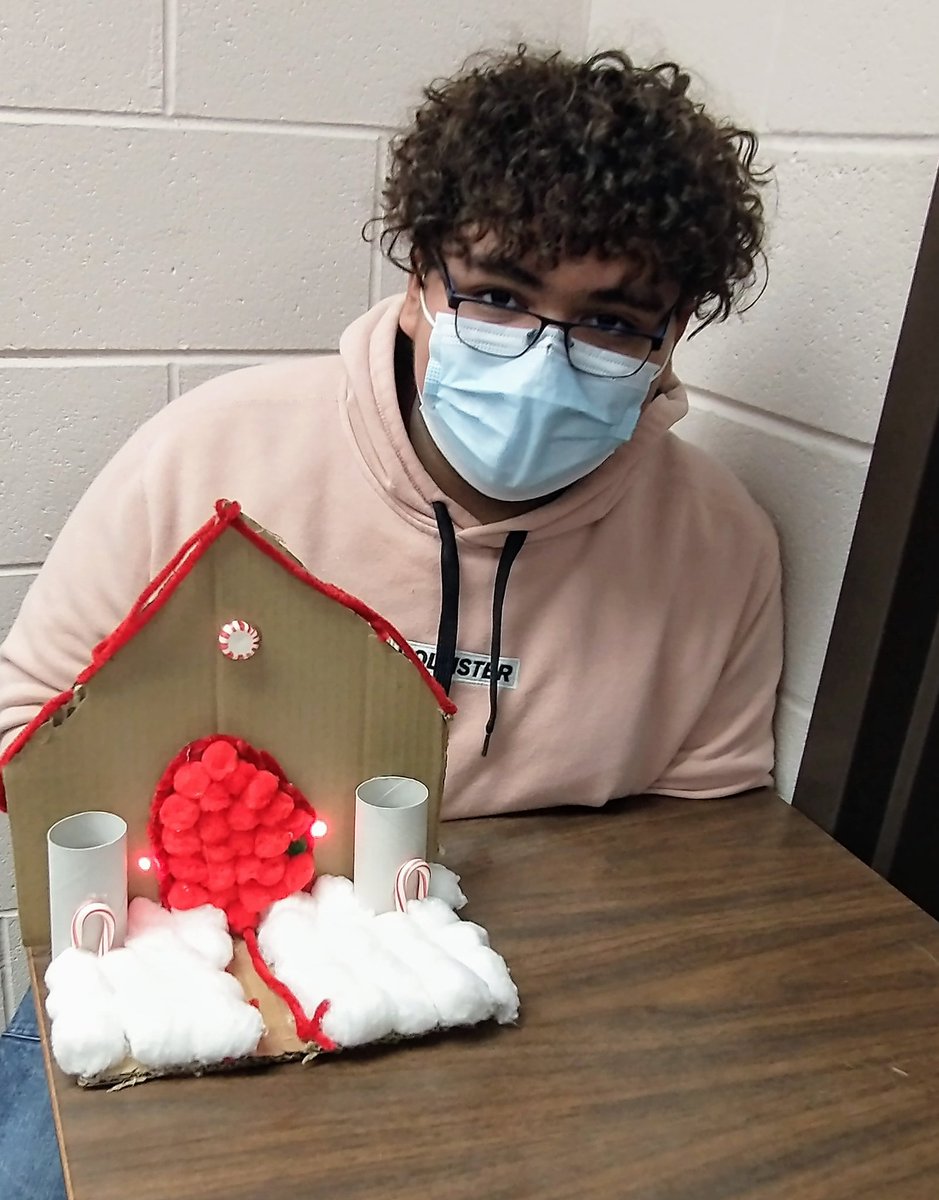 es_oshel's tweet photo. Some self decorating along with the houses. #prairiescience @CPHSGophers https://t.co/H83hFPYjnT