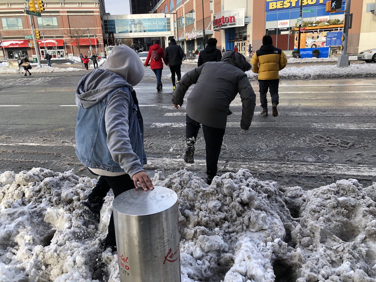 yosefontwo's tweet photo. Why don’t we clear snow for pedestrians like we do for cars? https://t.co/Wd7WAw1BgL
