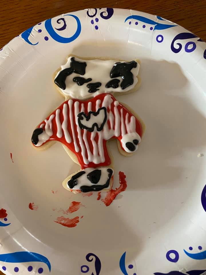 UWBadgers's tweet photo. Congratulations to our Badger Family Challenge winners, Bill Maksen and Tiffany Greenheck! Happy Holidays from Bucky and @Kohls.
#KohlsU #OnWisconsin https://t.co/Cj5sfMik9V