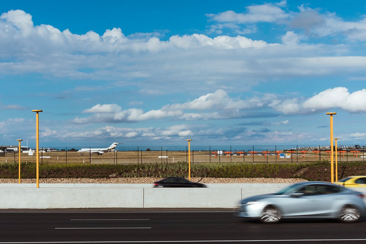 WEEFUSA's tweet photo. A section of Melbourne’s Tullamarine Freeway has been given a lighting upgrade. The new street lighting has improved the visual appeal and functionality of the area while also delivering energy and cost savings.

https://t.co/kxRpjAapEK

Client: @LendleaseGroup
Photos: @_JCPD_ https://t.co/W2VnphyOAc