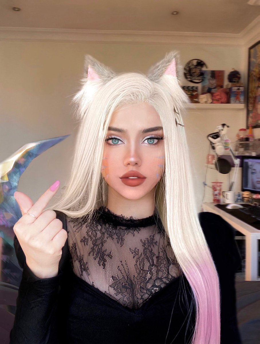 jasikyu's tweet photo. K/DA Ahri the baddest 🤍 #LeagueOfLegends https://t.co/3LN4s3Bi7y