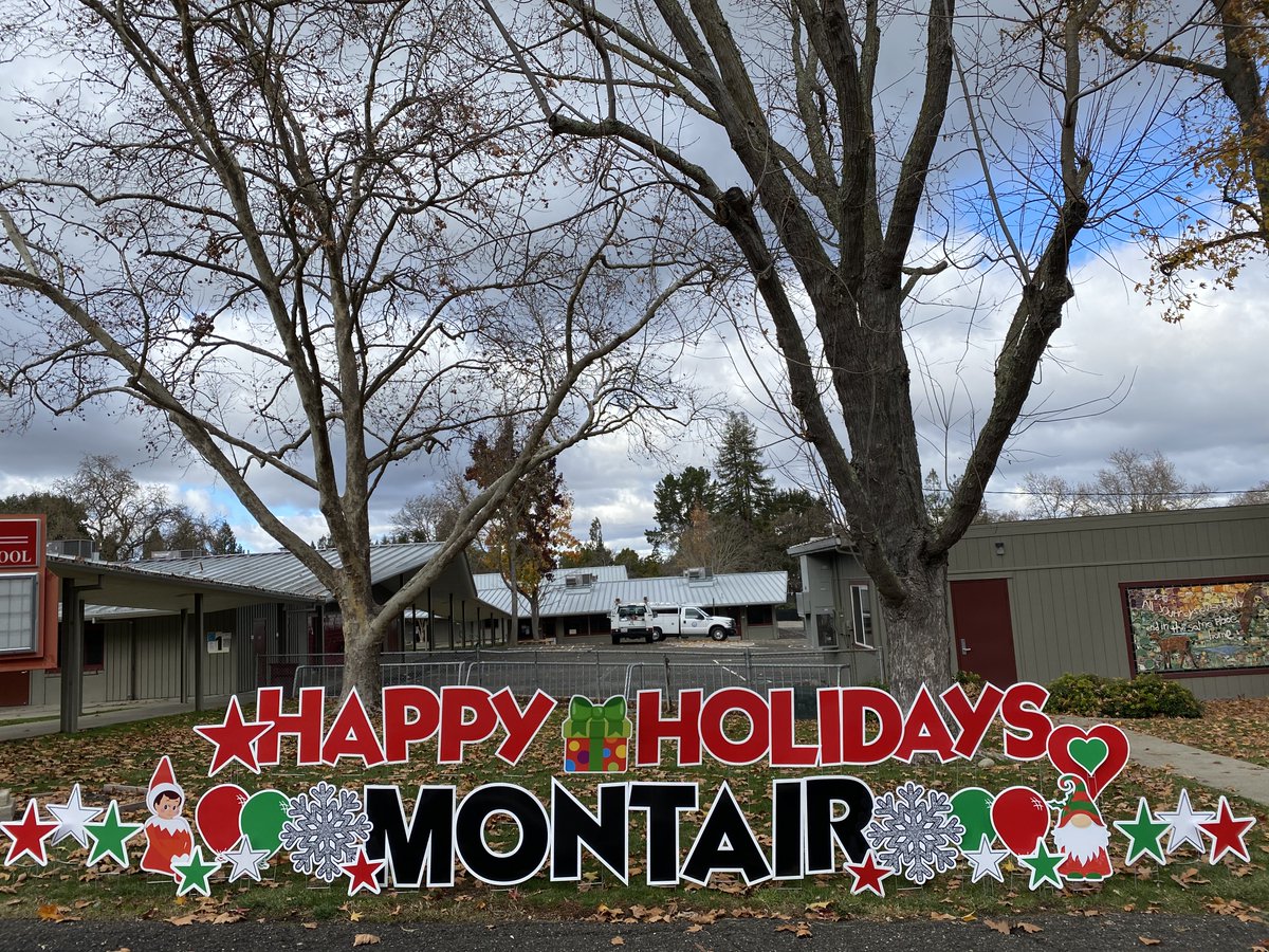 Montair_School's tweet photo. Thank you Yard Crew for making our loop festive!#yardcrew https://t.co/fGQe4wRNts