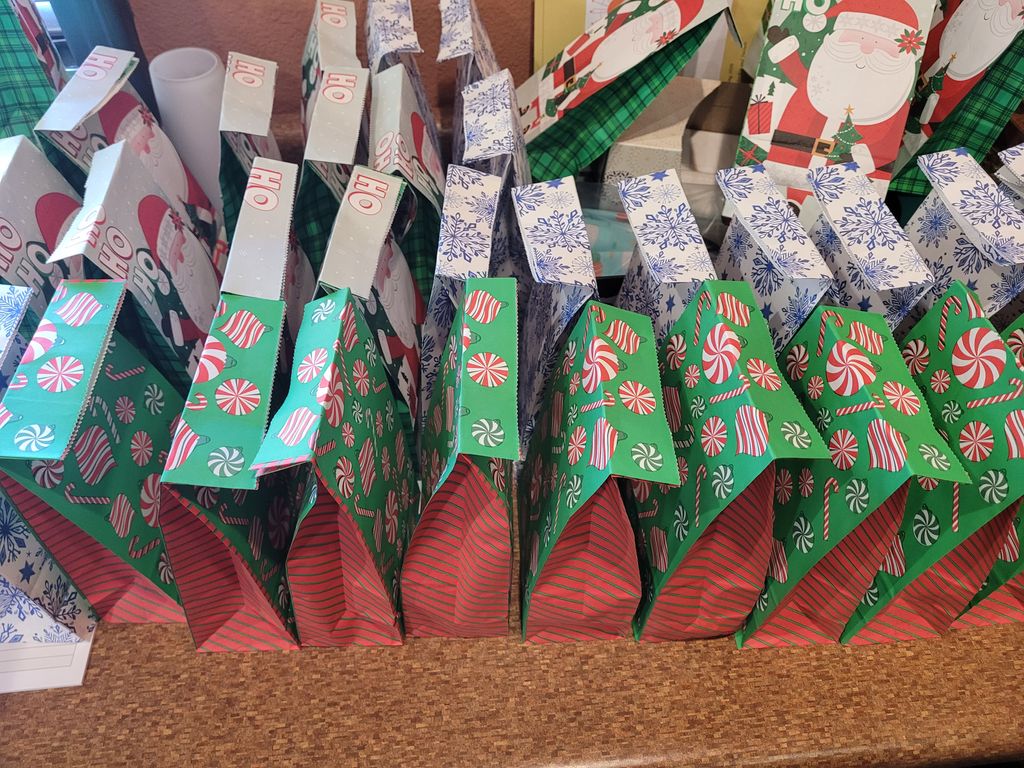 ChrchilCommerce's tweet photo. We checked and all Churchillians are on the Good list this year! Check your door for a token of love from us! Merry Christmas Churchillians! #weloveourresidents #churchillcommunity #churchillchristmas https://t.co/sMRjX7hgh5