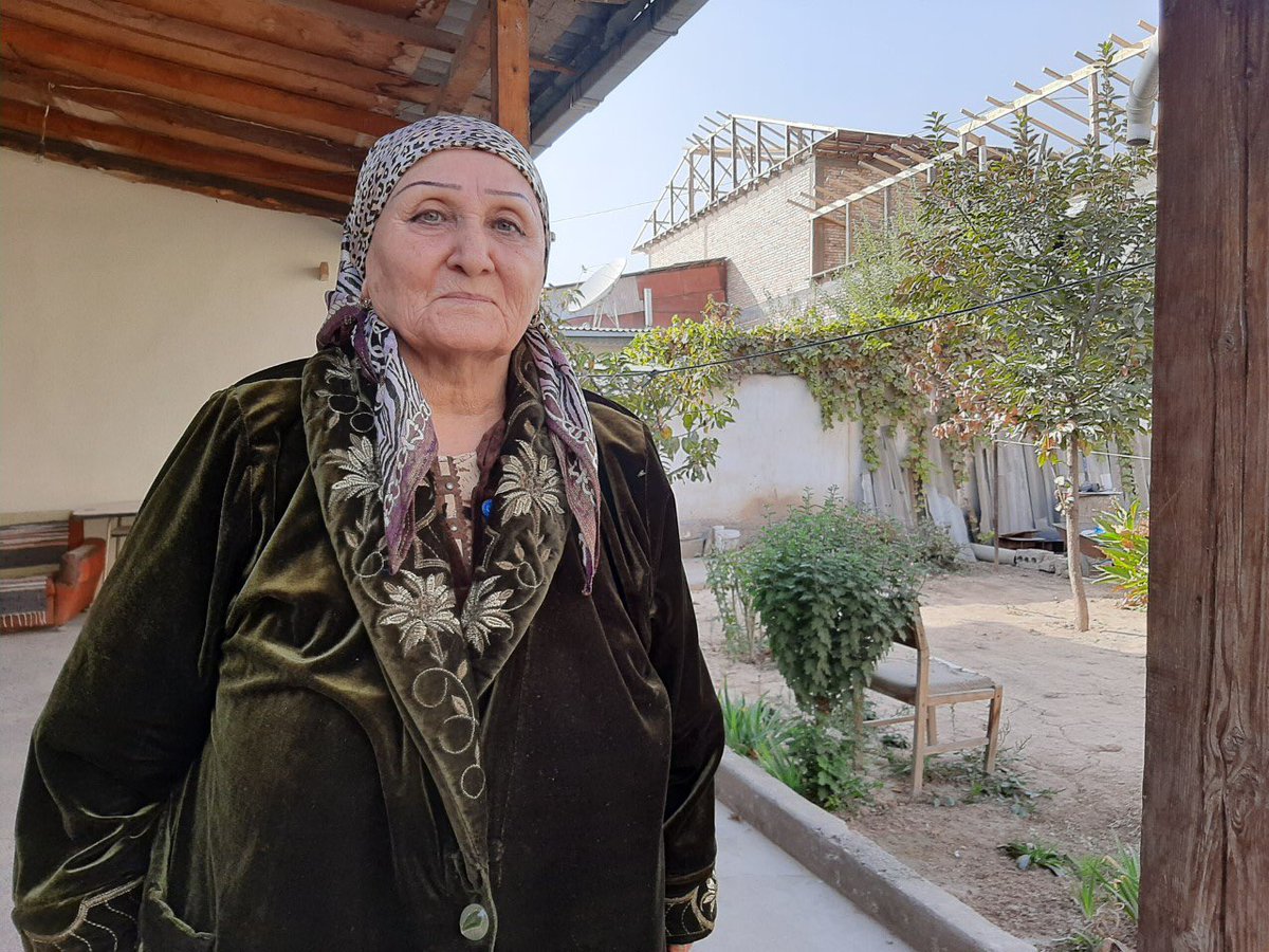 Сколько лет таджикски. Женщина из Таджикистана. Таджикская Старая женщина. Бабушка из Таджикистана. Таджикская женщина 50 лет.