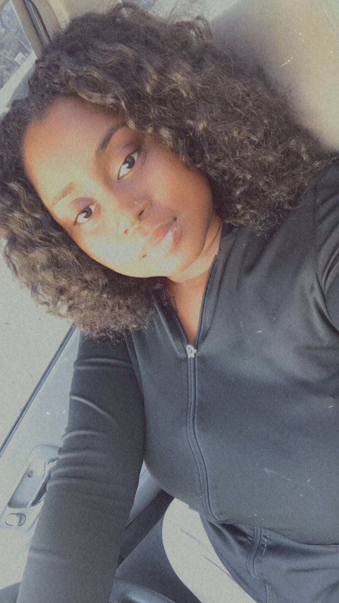 Iam_EmoneeMarie's tweet photo. Natural state ☺️ real hair and skin popping https://t.co/f6ee2Q6WYL