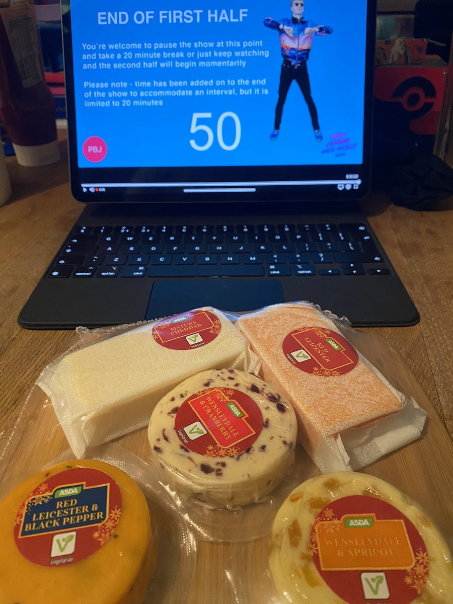 johnyfav's tweet photo. @EdGambleComedy Don’t even like cheese that much but I hope this finds it’s way to him... https://t.co/PmLAUgVqgU