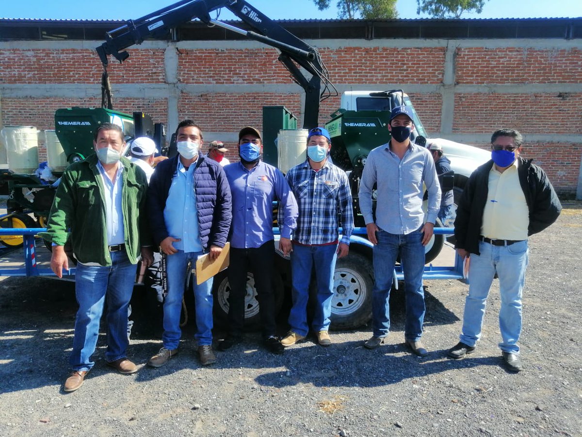 Jfrl1994's tweet photo. La comunicación y el intercambio de información ayuda a qué los proyectos de colaboración sigan avanzando, crezcan y se sumen acciones. #celaya #valledesantiago https://t.co/Rt1awYEYpO