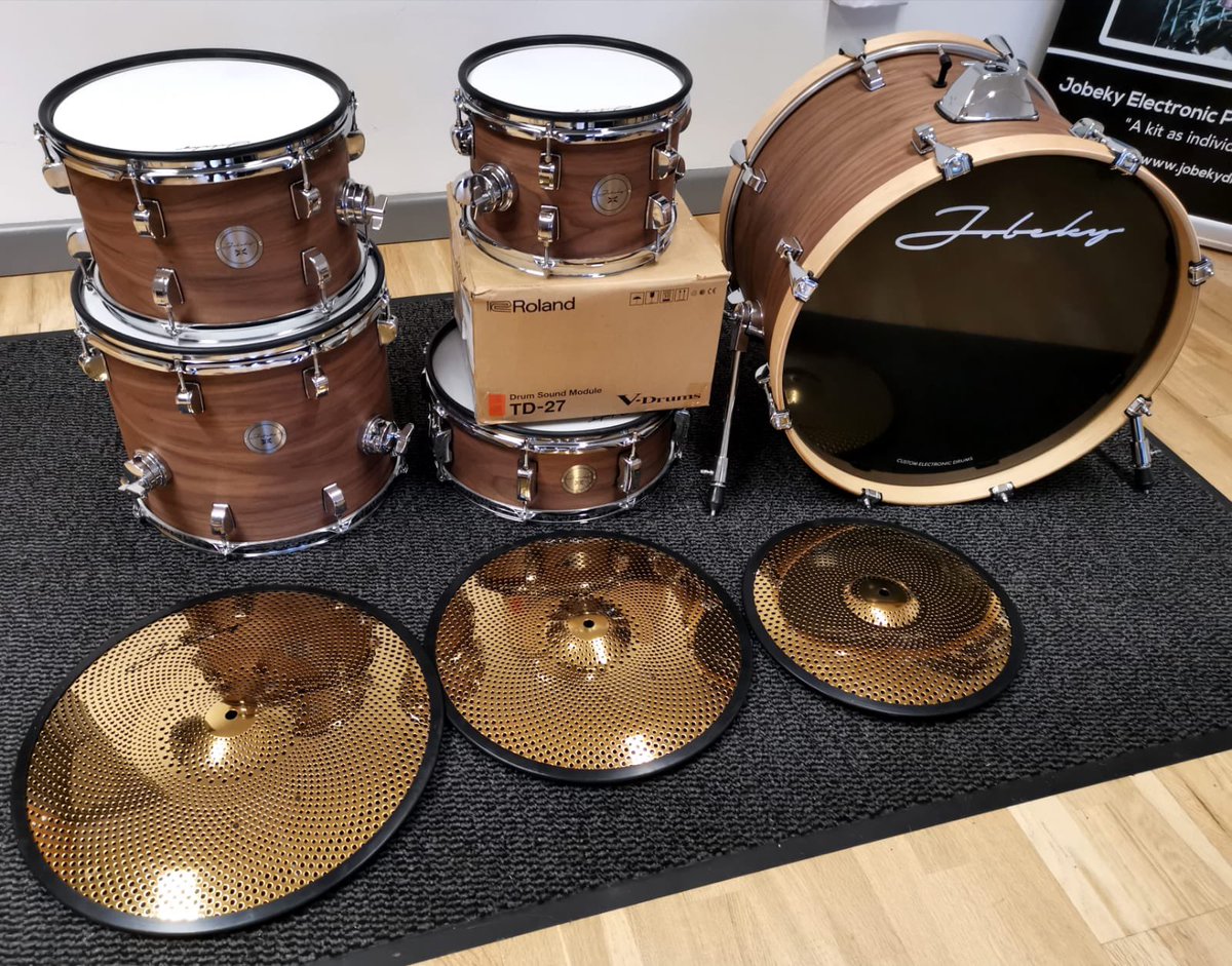 jobekydrums's tweet photo. American Black Walnut electronic kit shipped to Florida with a roland TD27 module #edrums #electronicdrums #quietdrumming #td27 #drummodule #drumkit https://t.co/MlRkGMFSRA