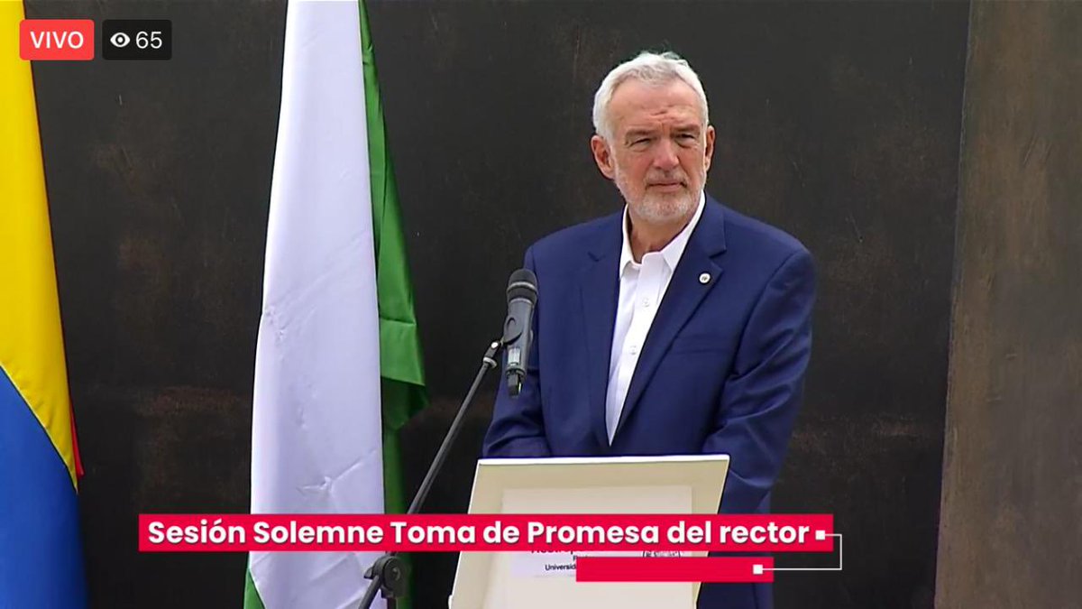 UdeMedellin_'s tweet photo. En estos momentos #EnVivo con la Sesión Solenme Toma Promesa de nuestro #RectorUdeMedellín Federico Restrepo Posada. 👏🏻 https://t.co/tSTc0PbF3y