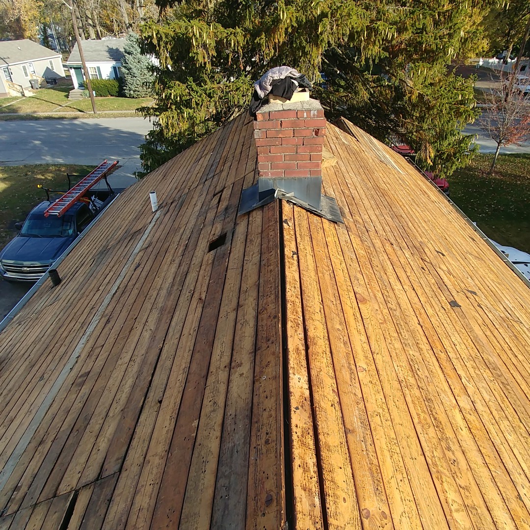 expertrestorer's tweet photo. BBB-accredited contractor specializing in roof repair &amp; replacement, windows, &amp; more in Indianapolis and surrounding areas. Call  317.643.1207 or book online now for a FREE consultation &amp; estimate!

#WeFinance #Roofing #Gutters #Windows #Licensed #NewRoof #RoofRepair https://t.co/Ml0DtHxSwz