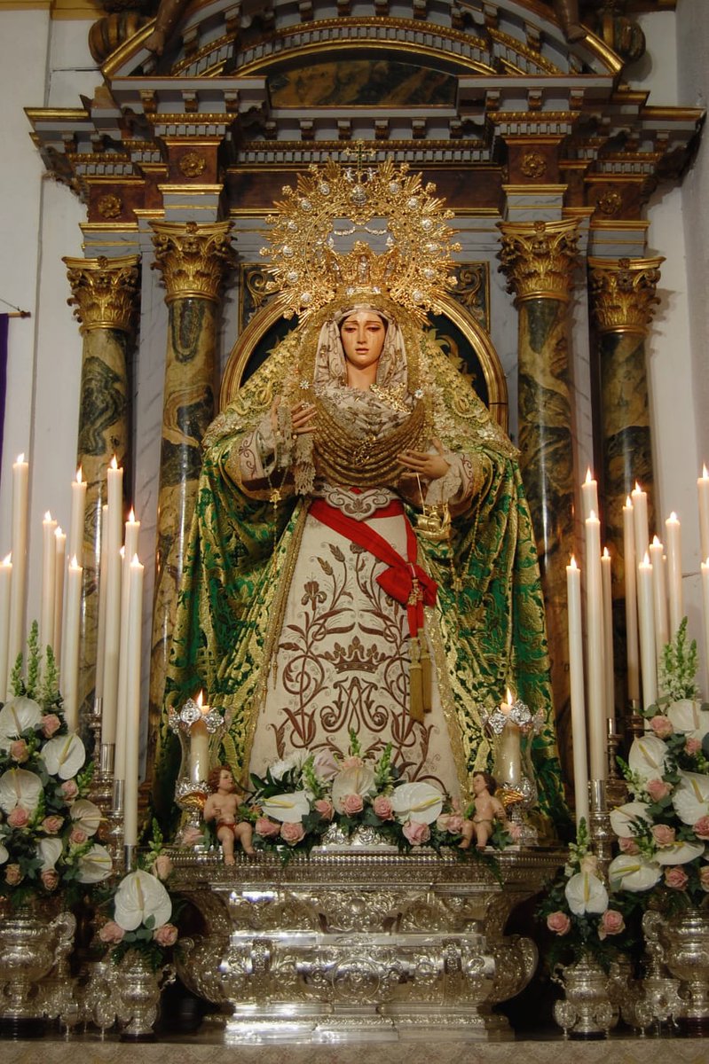 Recordamos que durante estos días del Triduo, seguimos con la campaña de recogida de alimentos "Tu Ayuda, su ESPERANZA", en la que hemos facilitado cestas al lado de nuestra Madre para recoger alimentos en estas fiestas.

#tuayudasuesperanza 

📸 Maica Quintero