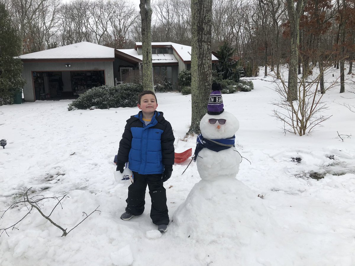 RDoulosHB's tweet photo. Making a new friend on a beautiful winter day in HB. #HBstrong #HBstronginthesnow https://t.co/76zT0kyyNj