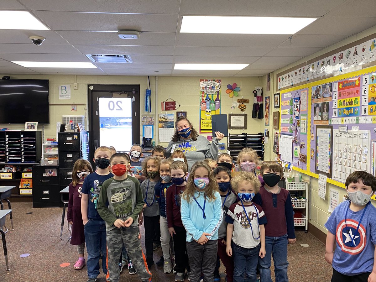 GCReads2Succeed's tweet photo. Mrs. Houston is #AppleCertified! @HarrisElem_Prin @shoustonk @loriannkatz @MeganCThompson #gcscpride #HarrisHappenings https://t.co/qA1ZzeFNjX