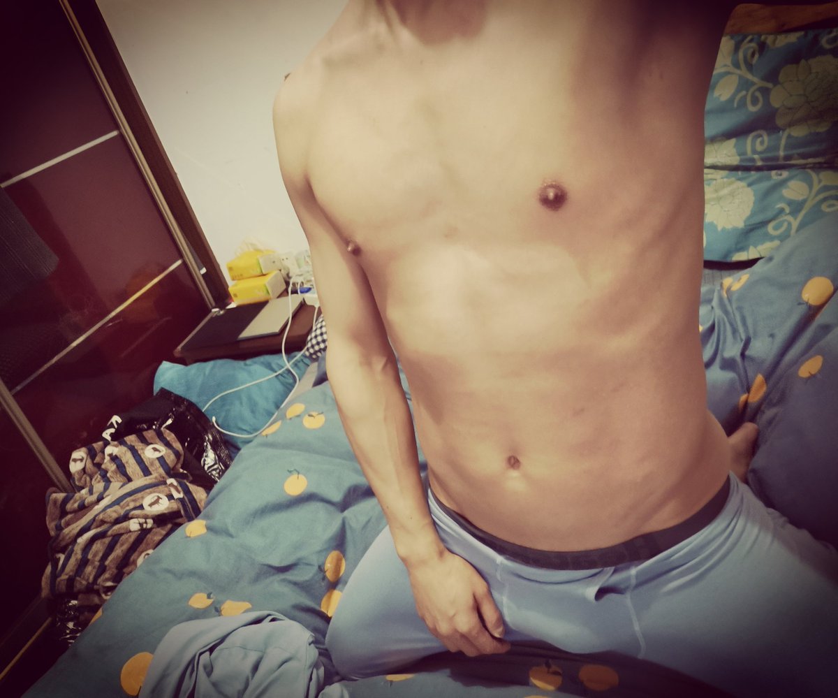 liu12316's tweet photo. 朋友说“能爱就大胆去爱吧！毕竟爱一次少一次……”我“也许吧……” https://t.co/0VApNNPSbr
