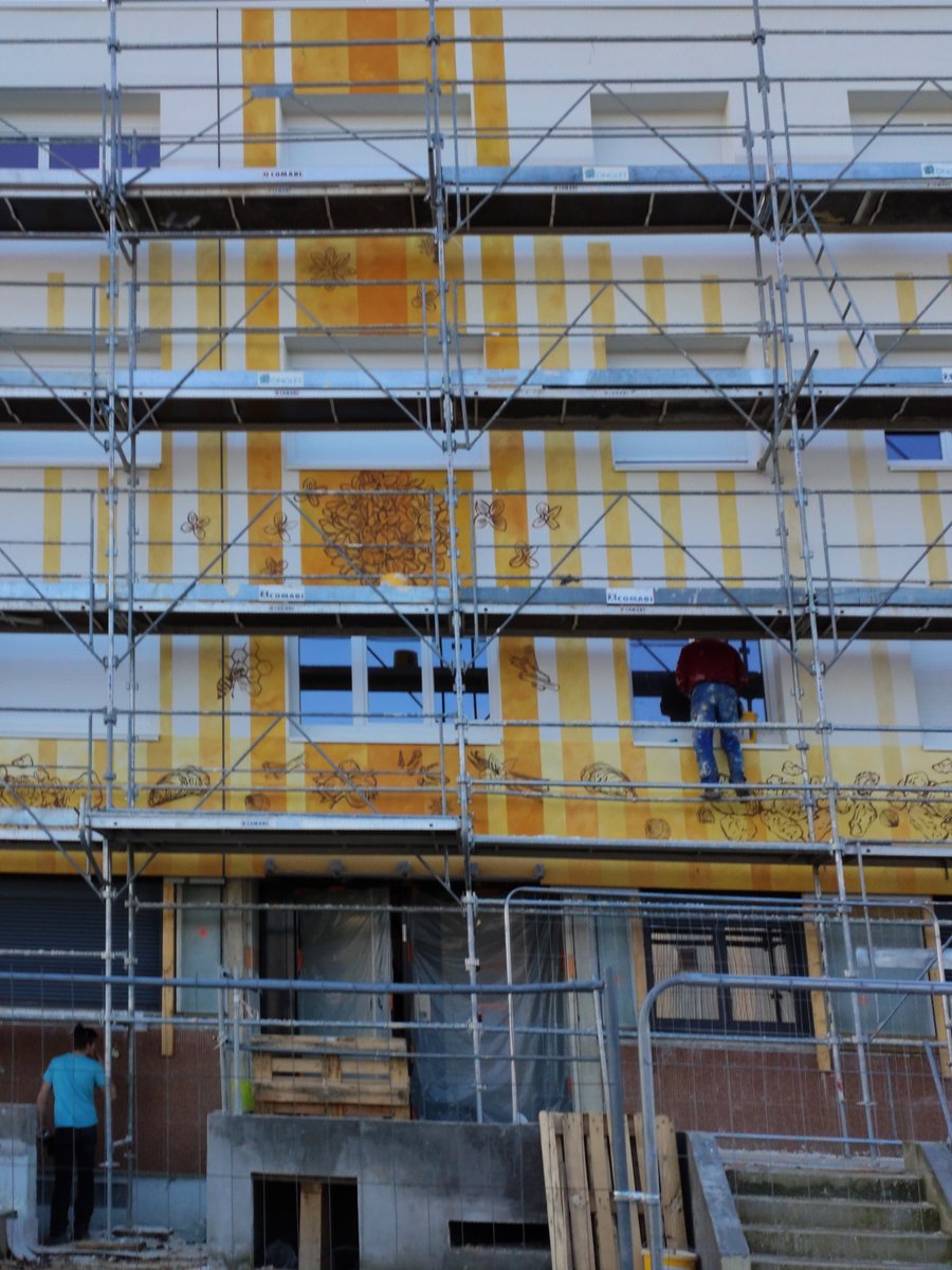 CiteCreation's tweet photo. @DomanysOPH a engagé une opération de réhabilitation énergétique et esthétique. Le bailleur a confié aux designers peintres muralistes de #CiteCreation la mise en valeur des entrées de sa résidence à #Chablis.
#designmural #designurbain ##peinturemurale #ITE #lesHlmSeMobilisent https://t.co/ii1XeJR2kq
