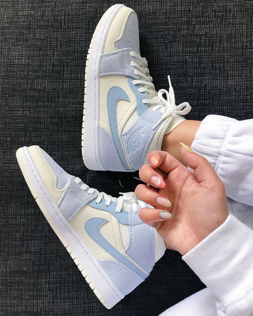 SneakCorner's tweet photo. AJ1 Mid Mixed Textures https://t.co/WqqClhl8K9
