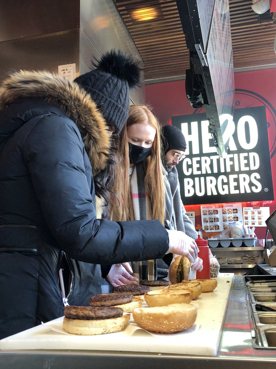Cuddles_4Cancer's tweet photo. Making burgers at @HeroBurgers in Nathan Phillips Square w/ @gucci & @HeroesInBlack #HelpTheHomeless #EveryoneDeservesACuddle #8000Blankets https://t.co/HdN7SdZJbl