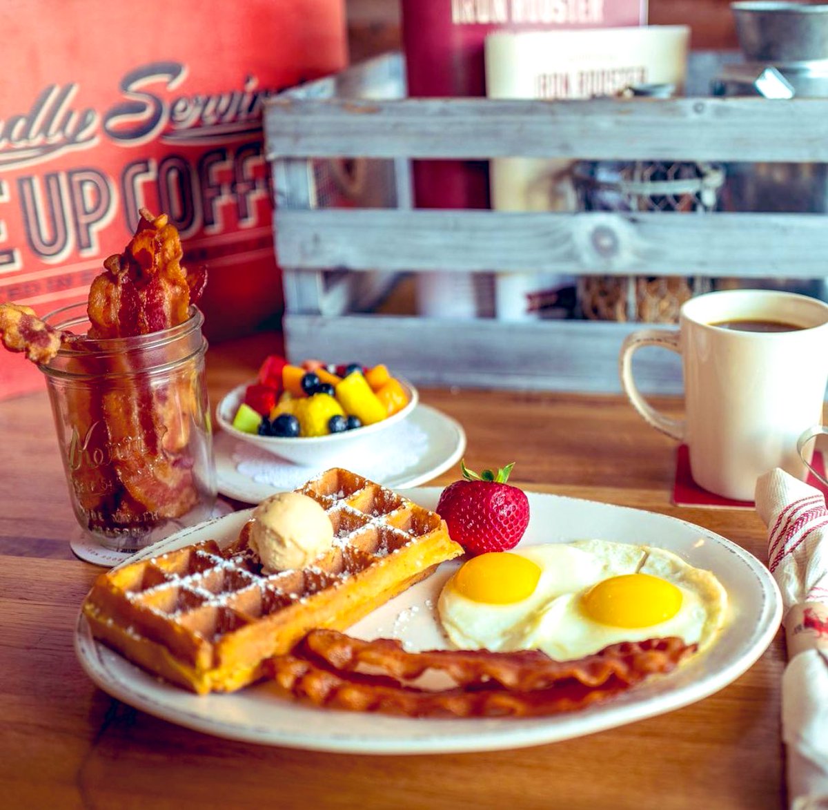 ironroosterfood's tweet photo. Dine-in still available in Annapolis/Hunt Valley and carryout/delivery in Baltimore! ❤️🐓 #brunchtogo #ironrooster https://t.co/71cBCTlBbw