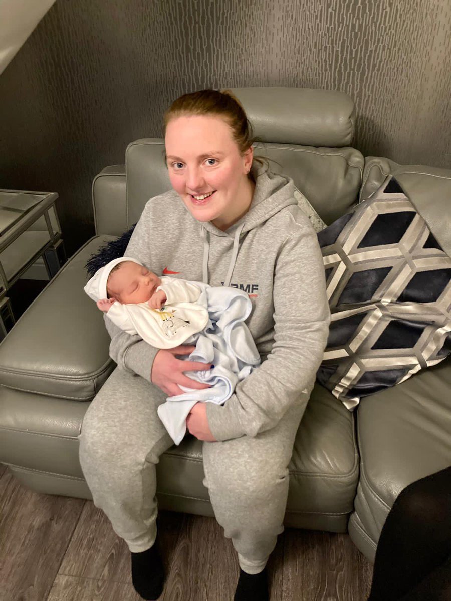 onaleesh1's tweet photo. The best early birthday present 💙💙 #auntieagain #obbsessed https://t.co/8FDFx8x1WD