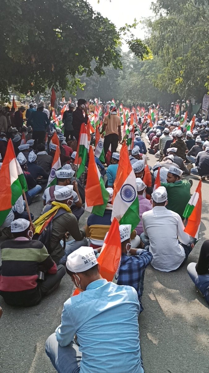 Ranbir_Crpf's tweet photo. 85 हजार SSCGD मेडिकल फिट युवा सरकार के गले की हड्डी में फांस बन गए ऐसा लगता है।
ना निंगला जाए ना उगला जाए... https://t.co/OpoT4rd9Vd
