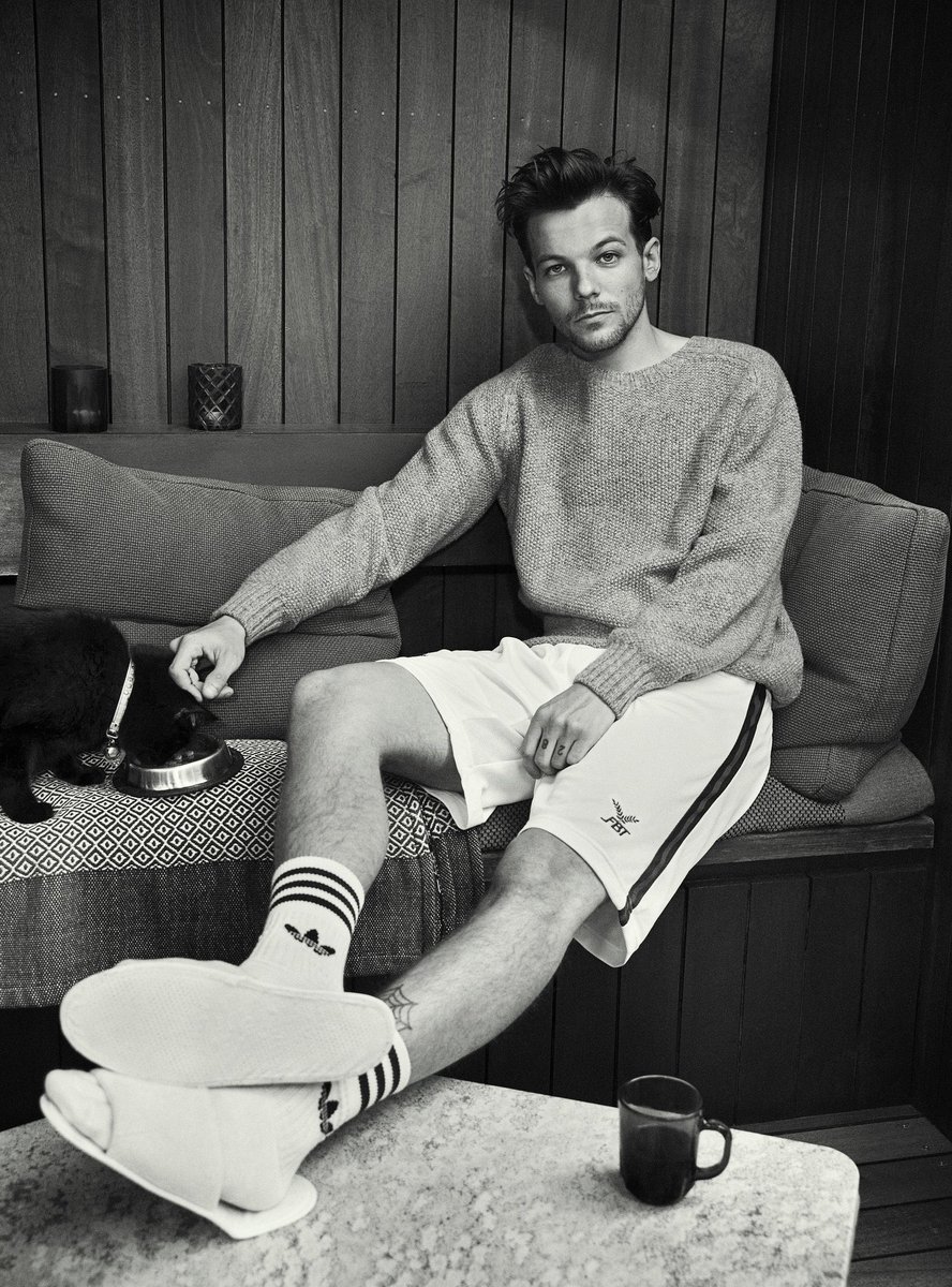 chicagoblvd's tweet photo. a thread of Louis Tomlinson being:

cute as hell                 what the hell https://t.co/1RkQKd49Eu