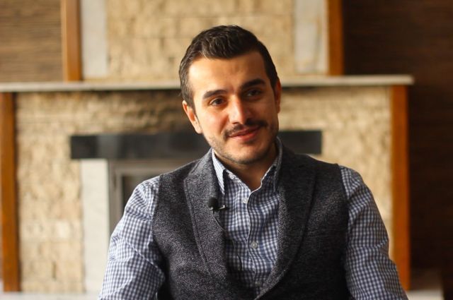 TamamenGercek's tweet photo. Kemal Uçar Kimdir? Nereli – Boyu – Yaşı – Dizileri – Ailesi https://t.co/Xqolw0wwbH https://t.co/DNDb0HUeSD