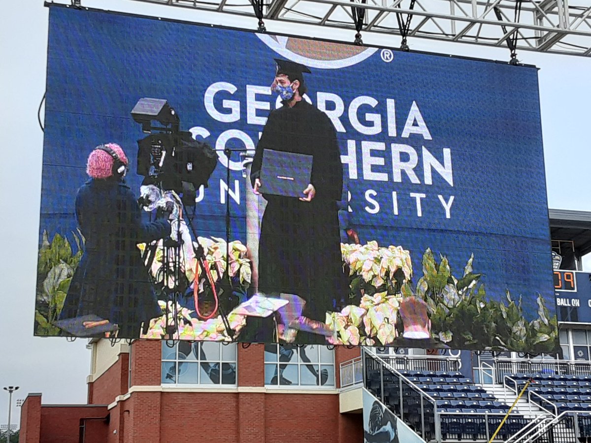 bourlanddavis's tweet photo. @GeorgiaSouthern commencement  4 of 5, and with that, my baby is an alum. https://t.co/XhHBM5sVzd