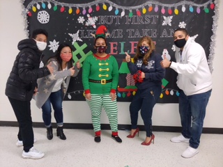 MedranoJrHigh's tweet photo. It's Elfie Selfie Day at #MedranoMiddle! Happy Holidays!🎄
@DallasISDLeads 
@opriddick1
@roshonda_brown 
@joleehealey 
@MRamirezDISD 
@JoeCarreon https://t.co/ClDO2xoEdb