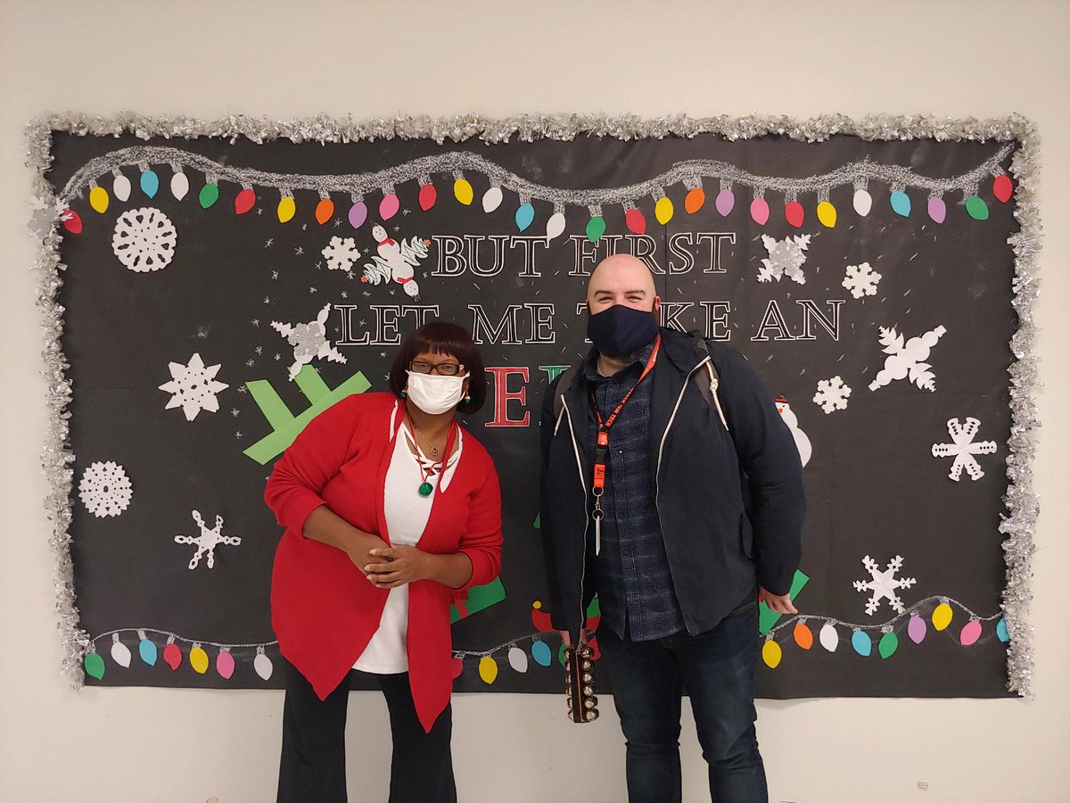 MedranoJrHigh's tweet photo. It's Elfie Selfie Day at #MedranoMiddle! Happy Holidays!🎄
@DallasISDLeads 
@opriddick1
@roshonda_brown 
@joleehealey 
@MRamirezDISD 
@JoeCarreon https://t.co/ClDO2xoEdb