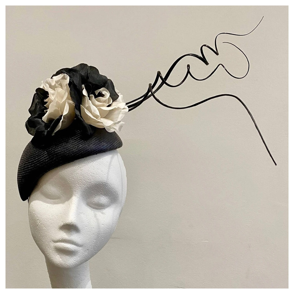 thehatcircle's tweet photo. FLY AWAY By Miss Ginny Millinery ✈️

A wonderful #hat 🖤made from fine paradisal #straw 🧉👒. 
Discover more amazing #pieces of Miss Ginny Millinery on 🔘 https://t.co/mlP6SXwtPJ 🔘 Explore the world of #millinery! https://t.co/l4CaEWzk8e