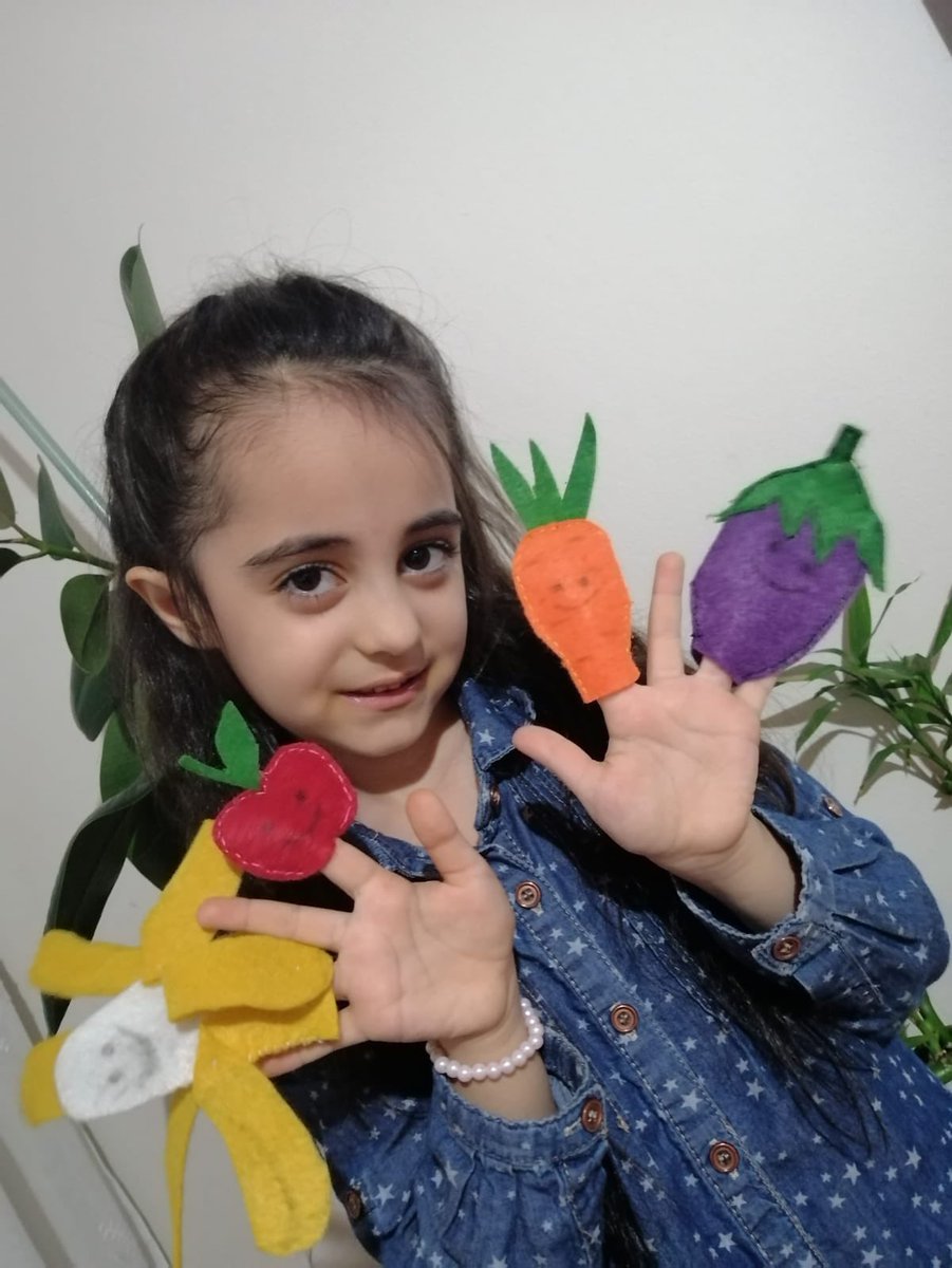 GopHalideanaoku's tweet photo. DENİZ YILDIZLARI ⭐️ #YerliMalıHaftasında meyve-sebze parmak kuklası yaptı. @izekier53 @gopmem @YUSUFUZANTI @H_ibrahimozer @okuloncesi34MEM https://t.co/XO5CTpSffR