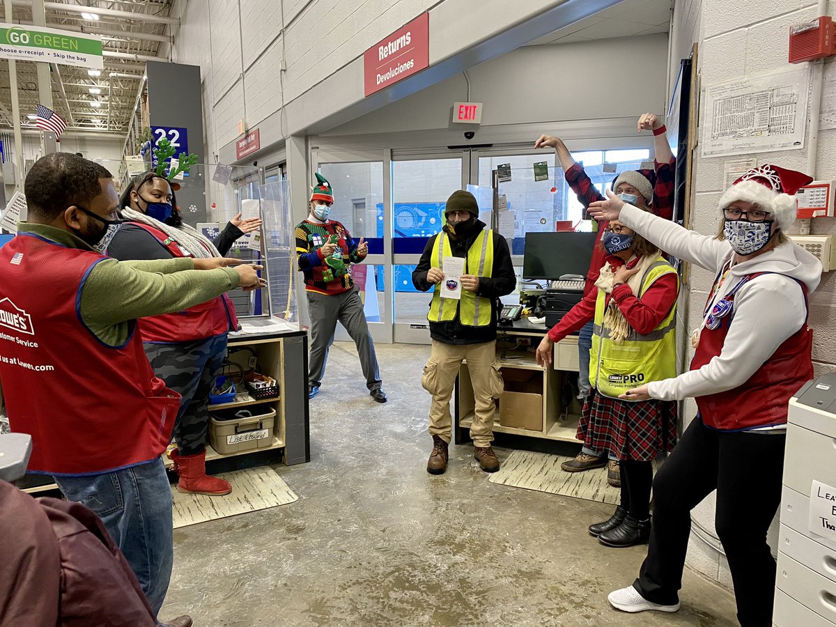 This just happened!!!! Shout Out to Dave, Loader of Excellent. Dave was given this award by Franni our Curbside Ambassador !!! <a href="/DanJRomanowski/">Dan Romanowski</a> <a href="/FerdGonzalez01/">Ferdinand Gonzalez</a> <a href="/Ingram5Curtis/">Curtis Ingram</a> <a href="/AlyshaKellie/">Alysha Scott</a> @Diane47865704 <a href="/AyersBekah/">Bekah Ayers</a> <a href="/KellyT61183/">Elizabeth, esq.</a> @Zacharywehr1 <a href="/PWilkinson_77/">Paul Wilkinson</a> @