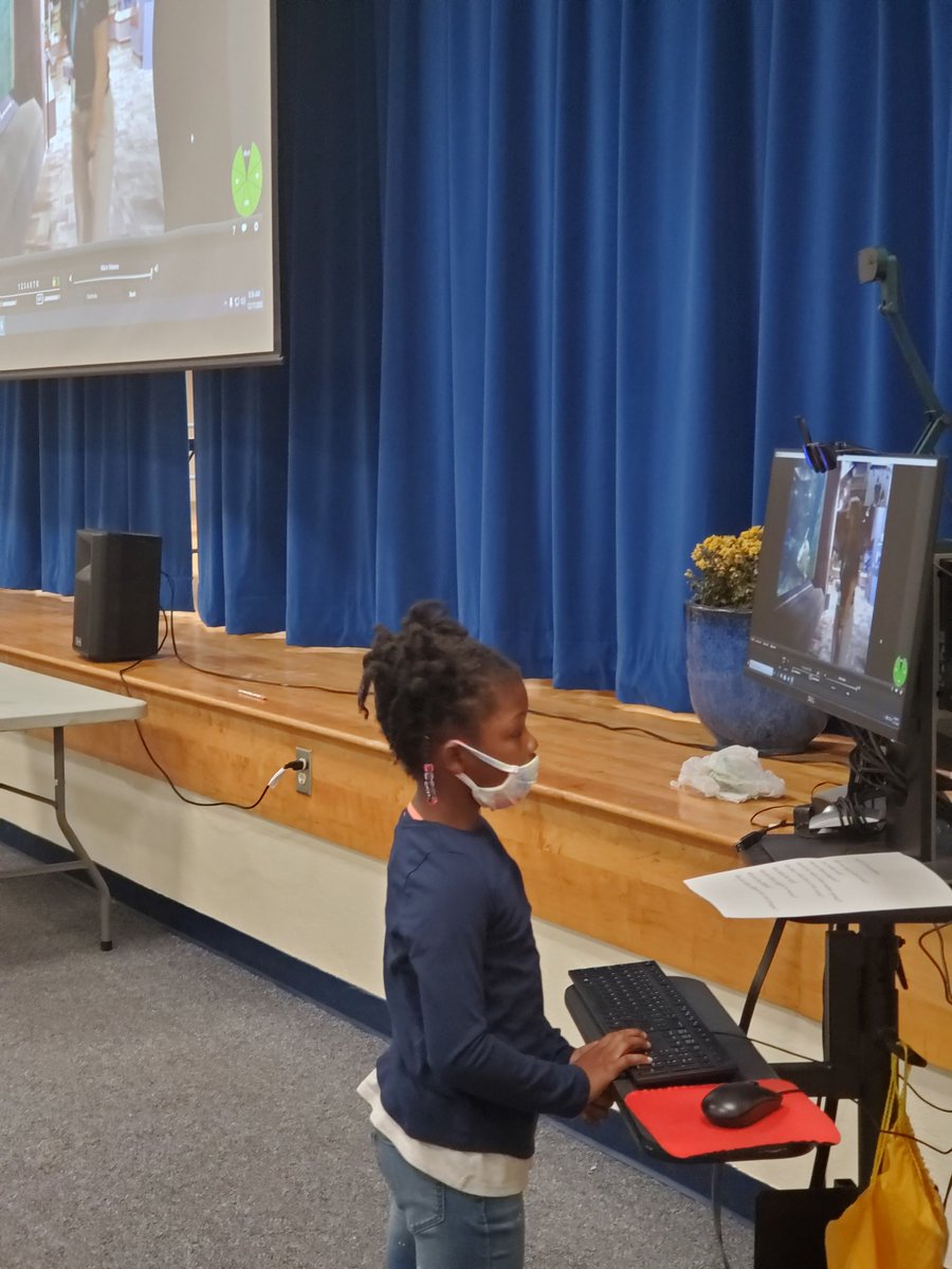 MsTran_bcsd's tweet photo. Had a great virtual trip with the @SCaquarium the kids really enjoyed controlling the robot from our school! Thank you for the opportunity! @DrGrahamSSE @BCSDTechTeam #SSEleads https://t.co/K1XZUyQ169