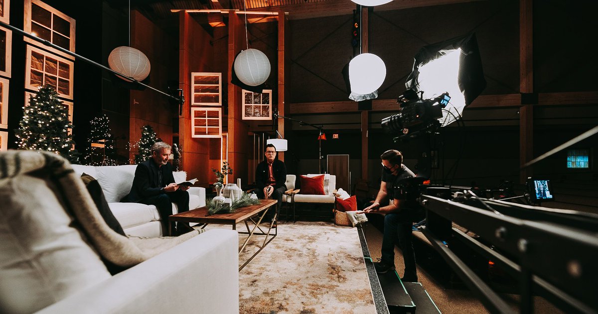 KensingtonCC's tweet photo. Sneak peek  👀  Filming our exclusive, online-only Christmas service.

🎄 Don't miss this encounter with Jesus in your homes! More at https://t.co/BB6pCSEV5G

#christmasatkensington #homeforchristmas #kensingtonathome https://t.co/2O5vTjnwqK