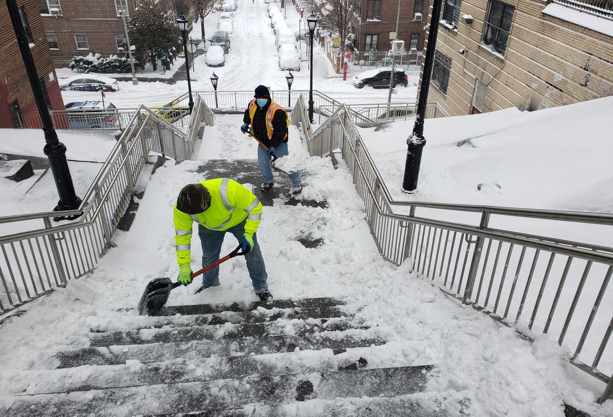 NYC_DOT's tweet photo. NYC DOT crews have been out across the City today clearing snow from #StepStreets. 

📷 (clockwise from top left): Avon Pl #onStatenIsland, Baily Ave in #theBronx, W 230th St in the Bronx &amp; Clifford Place in the Bronx https://t.co/bRkkOeeyjB