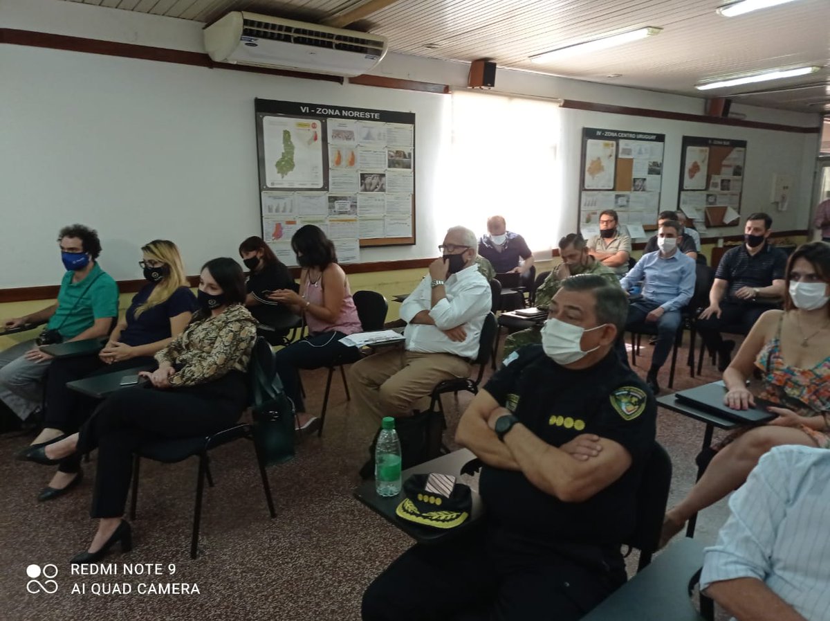 Definiendo el Plan Operativo de Vacunación junto a nuestro Vicegober <a href="/Arce_Carlos_/">Carlos Arce</a> Sec. de Equidad Salud N. Dr. Martín Sabignoso, al Min de Gob <a href="/mgmisiones/">Marcelo Pérez</a>  Ministro de Educ. <a href="/miguel_sedoff/">Miguel Sedoff</a>, Pte del IPS <a href="/LisandroBenmaor/">Lisandro Benmaor</a>, Pte. del Consejo de Educación <a href="/jalbertogalarza/">Juan Alberto Galarza</a>