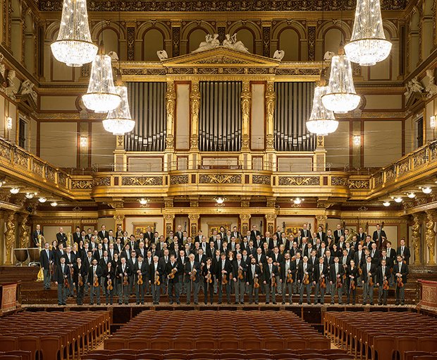 Uudenvuoden konsertti Wienistä! Legendaarista Wienin filharmonista orkesteria johtaa italialaismaestro @MaestroMuti klo 12.30 #yletv1 @Vienna_Phil #Wieninfilharmonikot #uudenvuodenkonsertti #uusivuosi #uusivuosi2021 yle.fi/uutiset