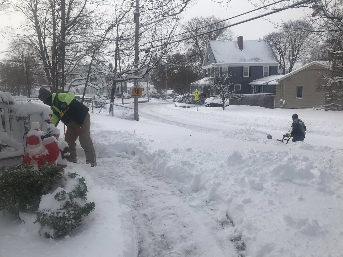 mbiancoNPSD's tweet image. Earlier I found one of my oldest friends and brother clearing the snow from my driveway. Amazing humans. My gram always said she took time to thank God for the beautiful snow. So rather than be inconvenienced with it today, take a minute to enjoy the beauty &amp;amp; quietness. 💜❄️