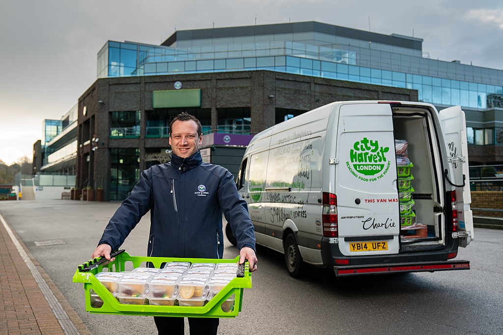 compassgroupuk's tweet photo. Wimbledon Foundation and @CityHarvest provision partnership provide 20,000 meals to those in need.
https://t.co/BppVl2CRox
#CompassChristmas https://t.co/yR5WGyBWYy