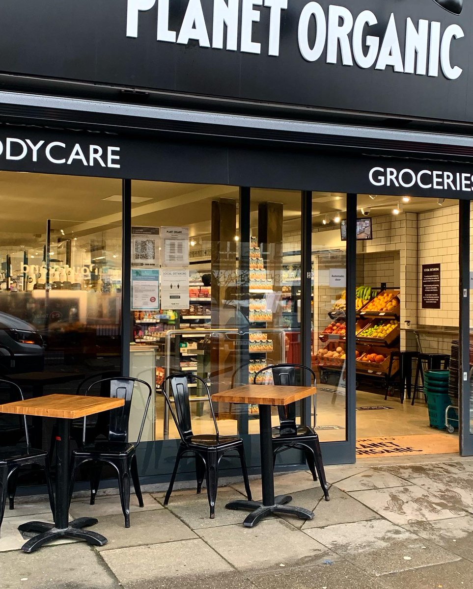 DesignTimeNow's tweet image. Have you checked out the new look @planetorganicuk store, complete with smoothie and coffee bar. #foodretail #eatwellstaysafe #w4 #chiswickhighroad @ChiswickW4