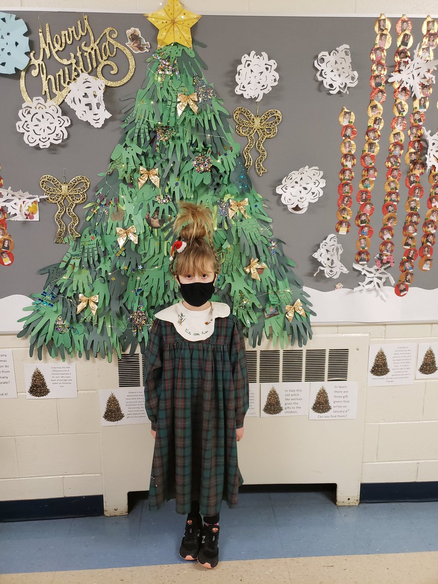 JRReid_BSD's tweet photo. We have our very own Cindy-Lou in Whoville! https://t.co/Pa4Rpr96WD