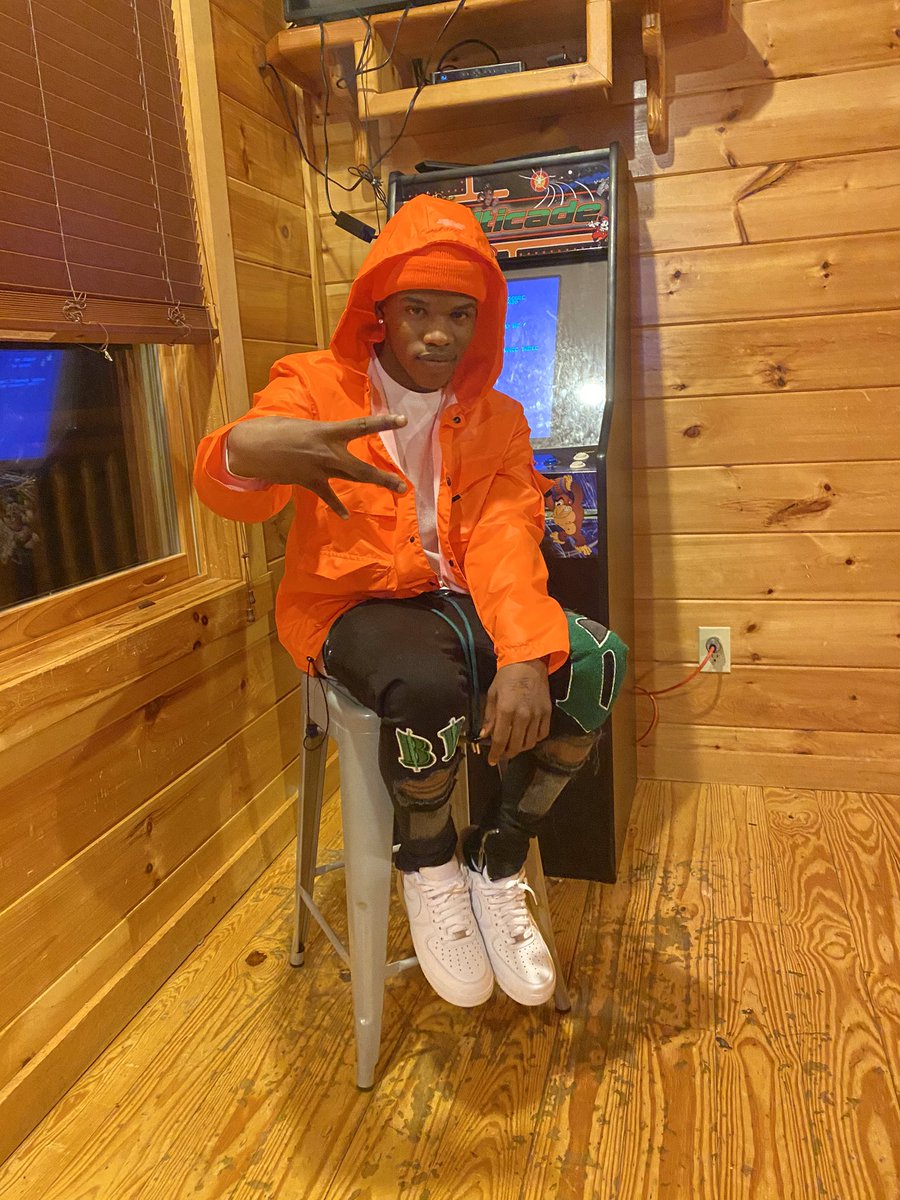 Moneyjunkierip's tweet image. Happy Moneyjunkie Day to ME #SagShit♐️ BIG DUBB !!!