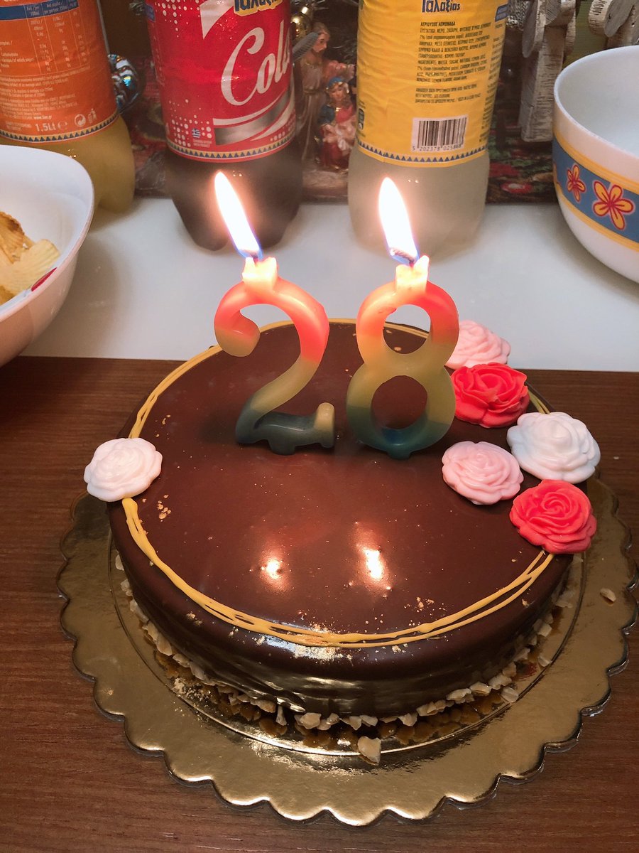 FayEthuil's tweet photo. Happy birthday to me💜#finally28 #birthday https://t.co/IgRkrvffbv