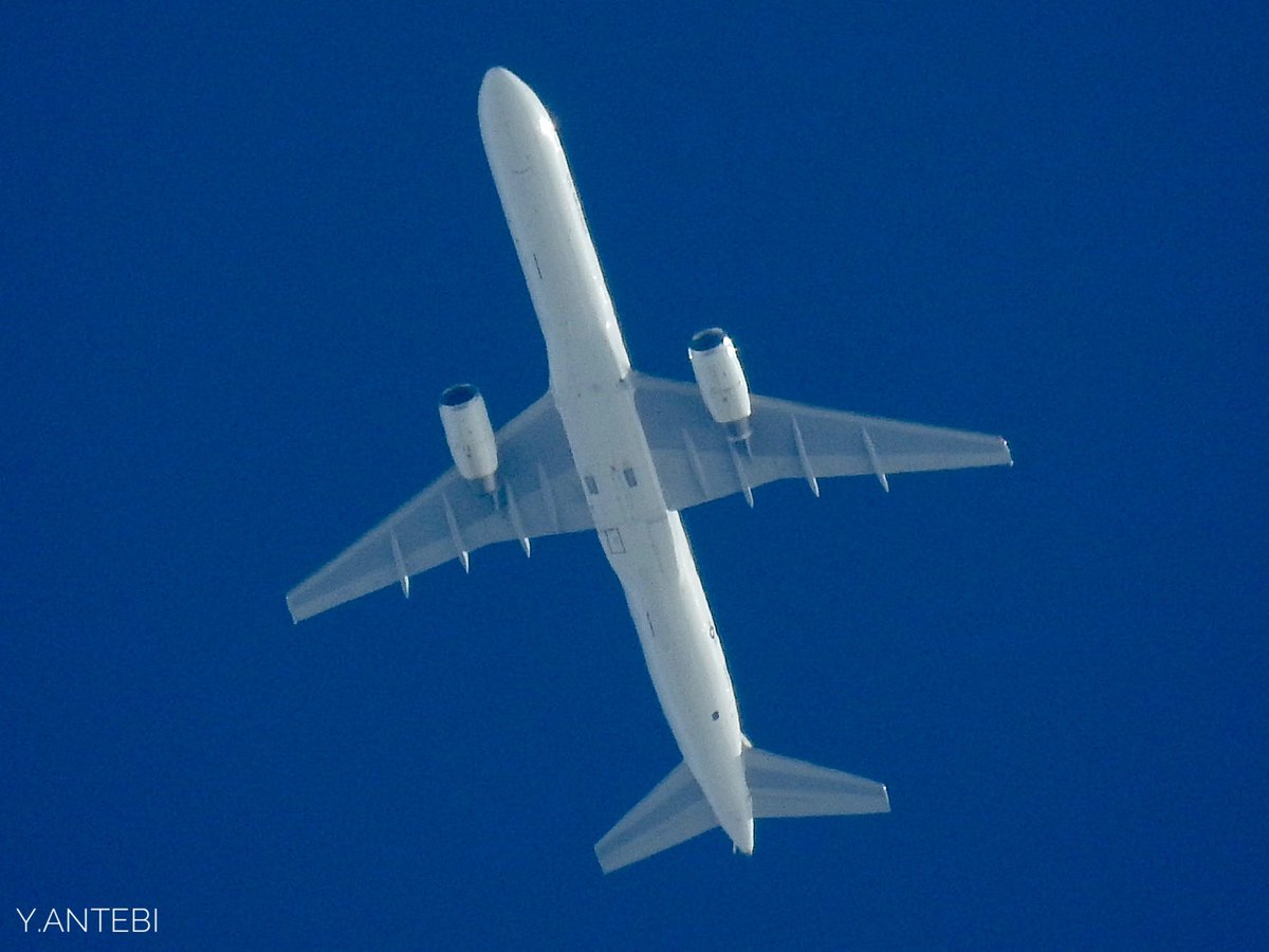ace_pio's tweet photo. Some #USAF movements in the Tel Aviv FIR today:
Foreign Emergency Support Team #C32B 99-6143 out of Amman
#C40C 02-0203 as #BOXER41 (Kushner?) to Bahrain
#C17Globemaster 08-8204 as #RCH806 arriving directly from Abu Dhabi
#avgeek #Planespotting #milair #C17 #BBJ #USAirForce https://t.co/32HbaXzSBV