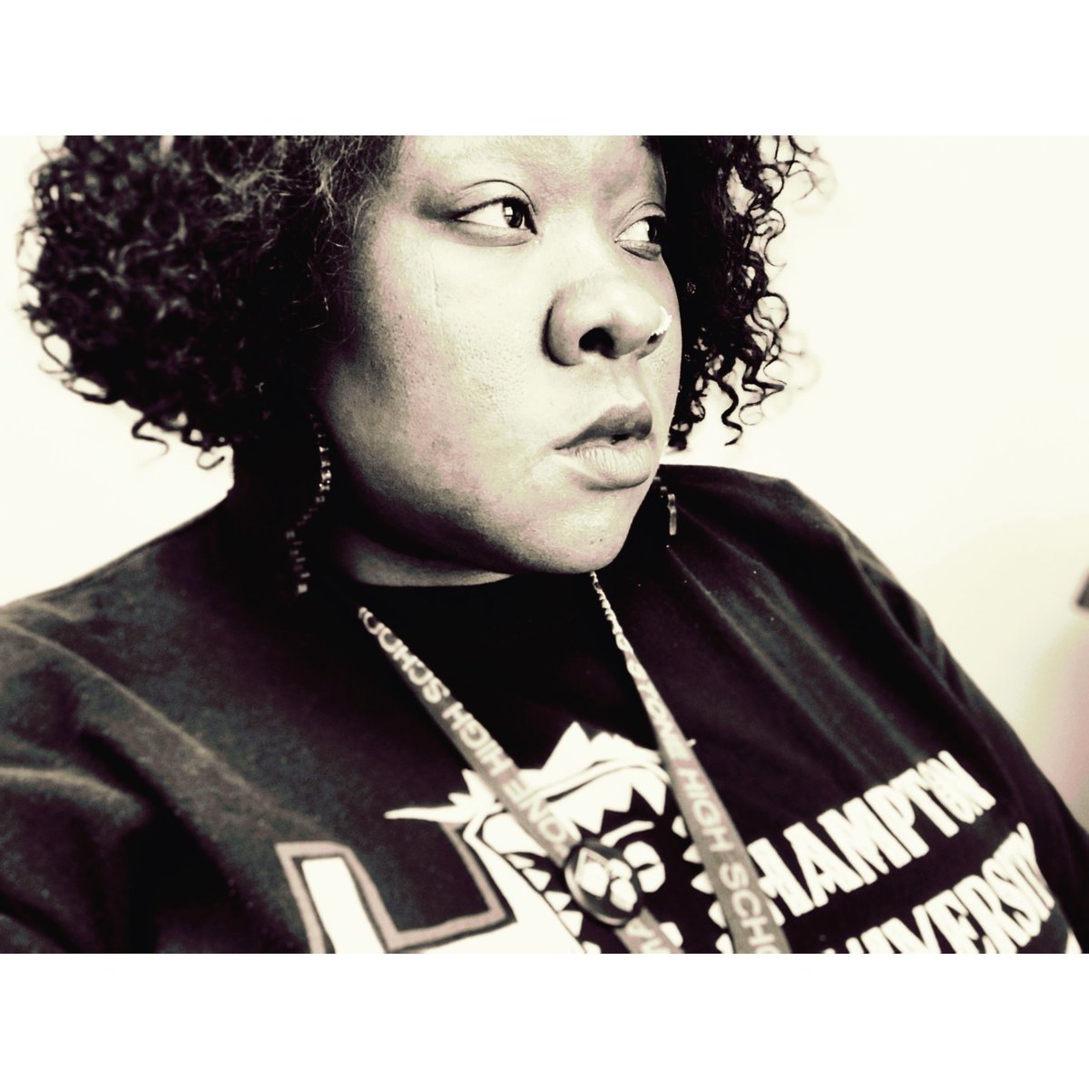 heymsclay's tweet photo. “-Radical simply means ‘grasping things at the root.’-“
-Dr. Angela Davis
tired but pressing.
research proposal due 12.19.
it will be radical x righteous.
it’s a labor of love for the least of these. they tried to bury me but didn’t know i was a seed.
#drclayloading ✊🏾#HU💙⚓️ https://t.co/0gBZOfYbA7