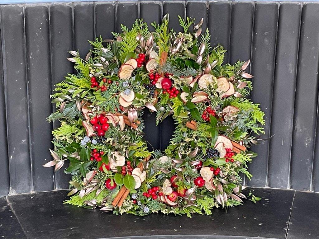 Twelve festive wreaths are dotted around the grounds of Osborne. If you spot any on your winter walk around the grounds, share a photo with us here! ππ΅οΈπ·
Explore the tradition of wreath making on our new page! β‘οΈ https://t.co/6OH2duwtSv https://t.co/3hV9jDKYjz