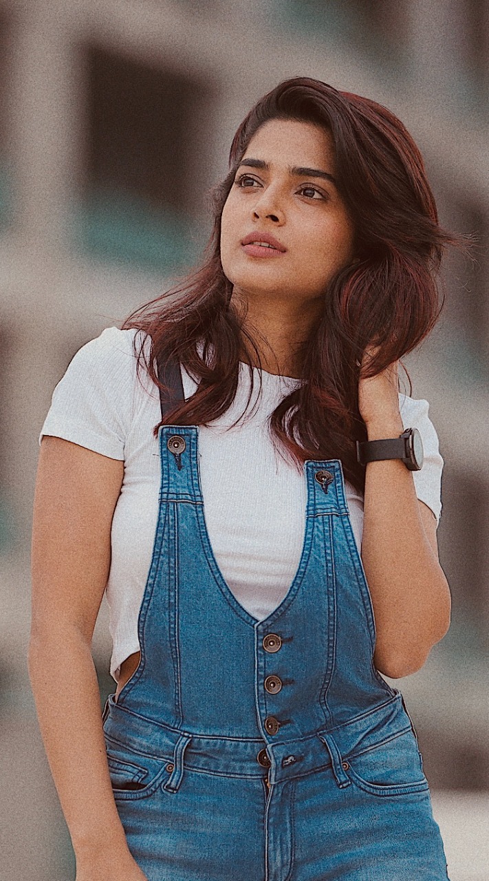 Behindwoods on Twitter: "Actress #Anagha looks stylish & stunning in these  pictures from her latest photoshoot. @AnaghaOfficial @proyuvraaj  @UVCommunication https://t.co/Aq2w8g6dko" / Twitter