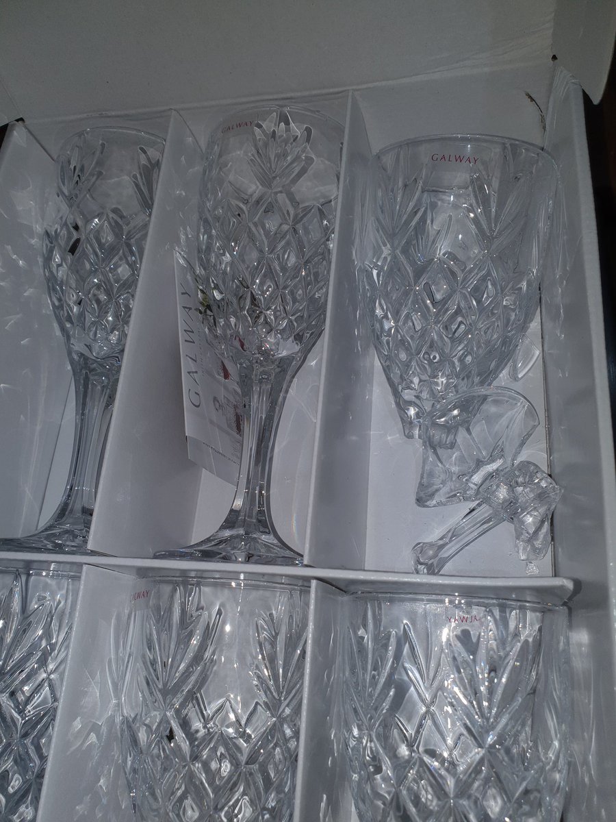 LauraFireHead's tweet photo. @Debenhams @HomeofBelleek items damaged in transit. These are a Christmas present i need a replacement asap #help https://t.co/5PgOnzHtFQ