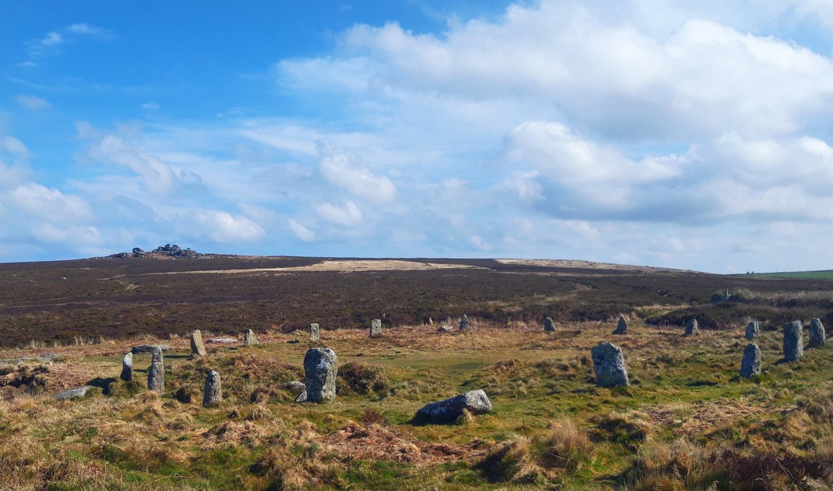 The Winter  #Solstice is almost here so planning a walk taking in some local prehistory, some of which aligns with the rising/setting sun.Boscawen Ûn stone circleCarn Euny fogouTregeseal East stone circleChûn Quoit Weather/mud/barbed wire permitting. 