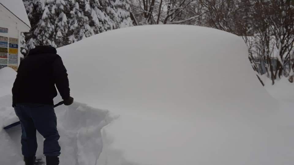wx_lady's tweet photo. @SkyPixWeather Update with my pops digging out the car https://t.co/skN5vK6TfE